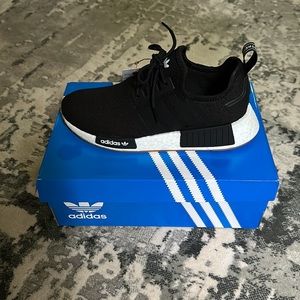 Adidas Originals NMD_R1 M6.5/W7.5 Black and White